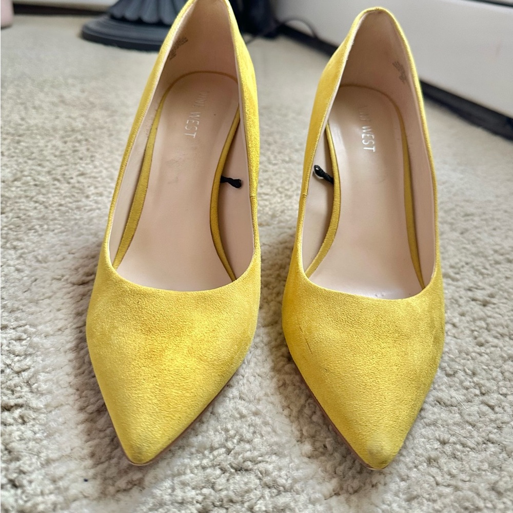 NINE WEST used yellow velvet slippers in condition shipped the same day